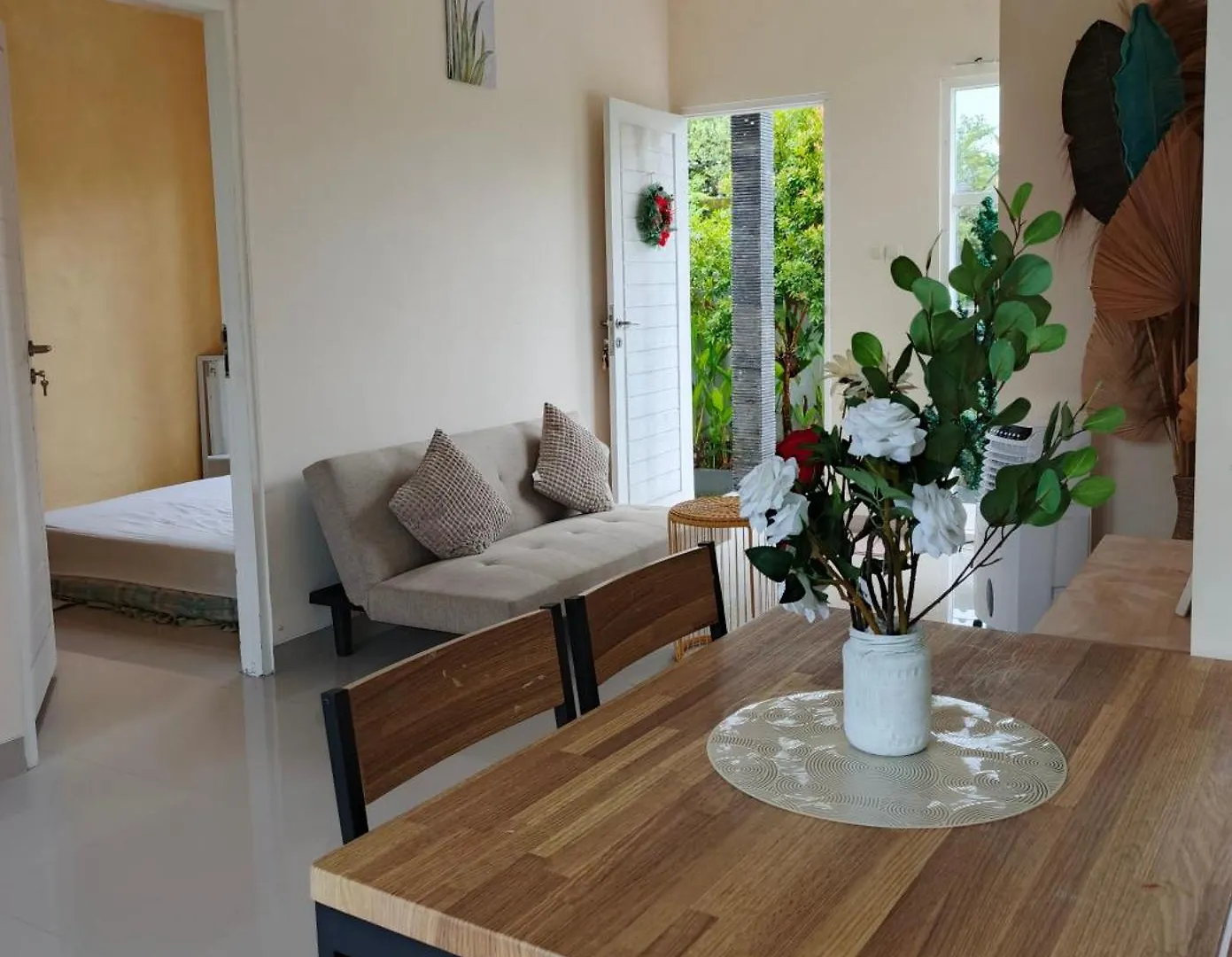 Casa White Kutuh Apartment Ungasan